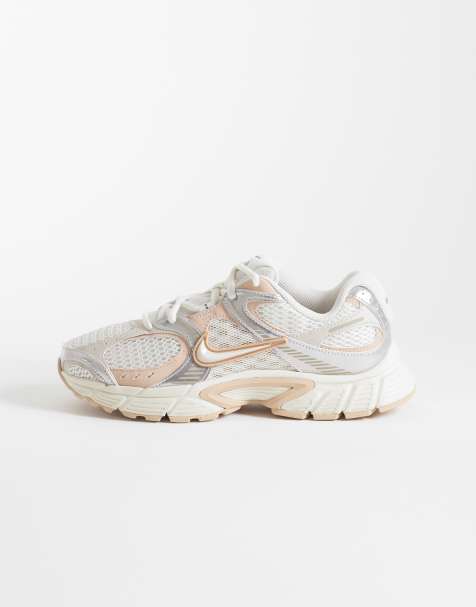 Nike V5 RNR sneakers in off white - view 1