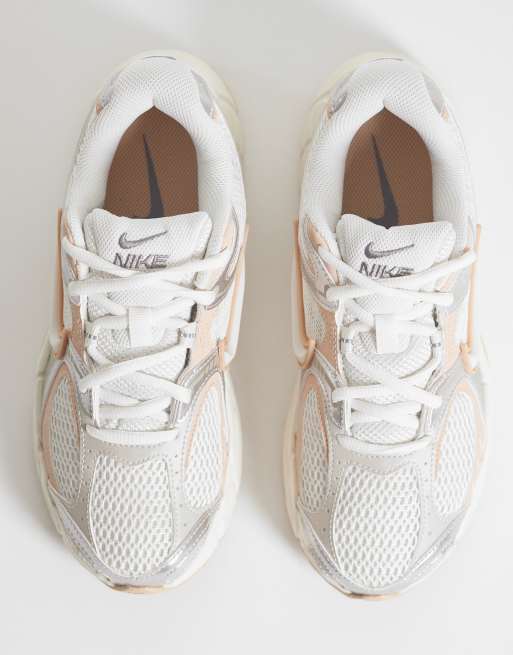 Nike V5 RNR sneakers in off white , 3 of 5