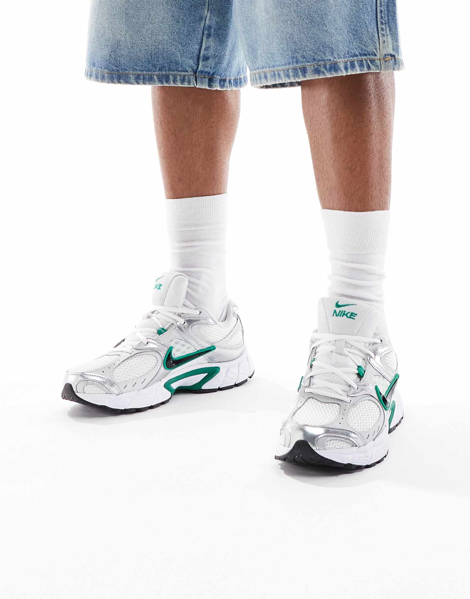 Кроссовки Nike V5 RNR серебристого и зеленого цветов