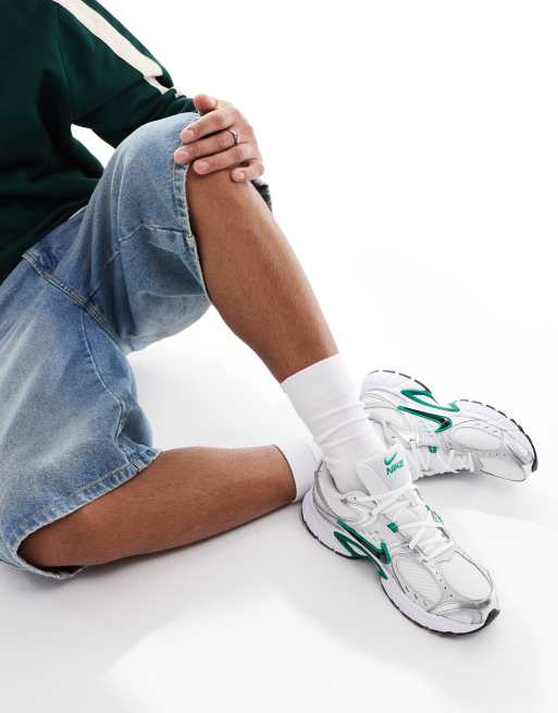 Nike V5 RNR sneakers in silver and green