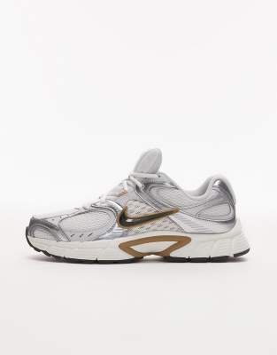 Nike V5 Rnr Sneakers