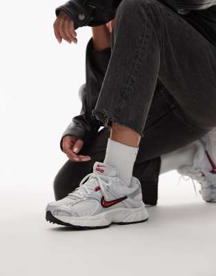 Nike V5 Rnr Sneakers In White