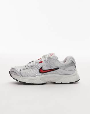NIKE V5 RNR SNEAKERS