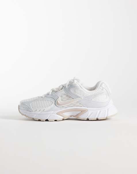 Nike V5 RNR sneakers in white and beige - view 1