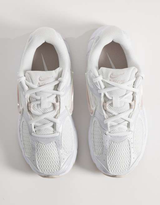 Nike V5 RNR sneakers in white and beige, 2 of 5