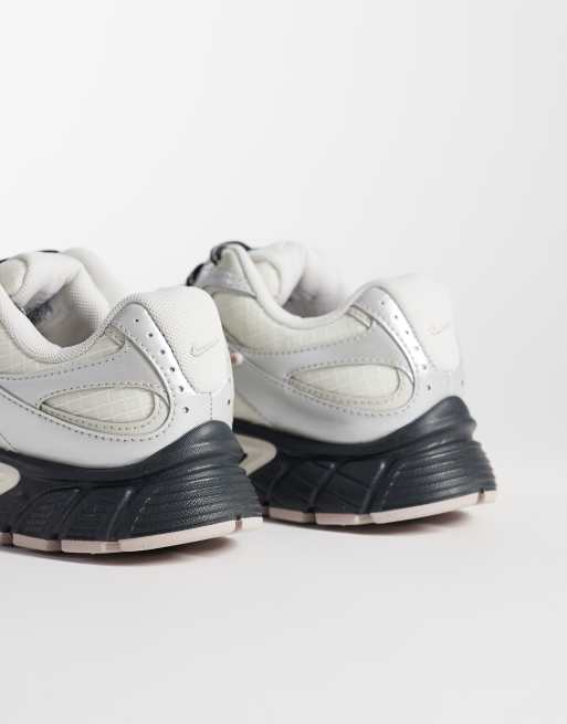 Nike V5 RNR Sneakers in white and silver with black details, 2 of 5