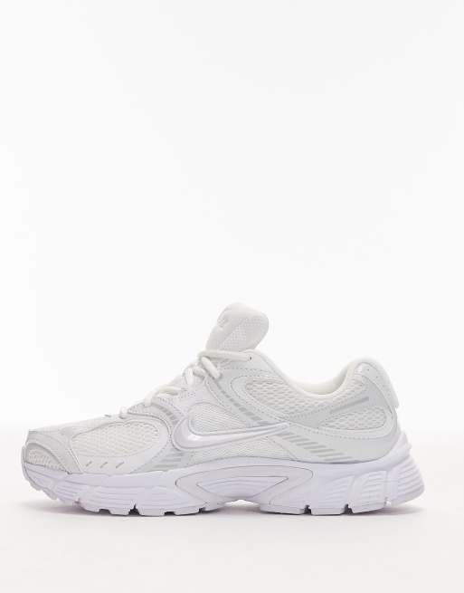 Nike V5 RNR sneakers in white and silver