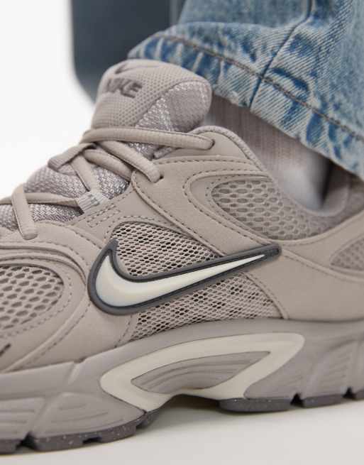 Nike V5 RNR Suede sneakers in gray | ASOS