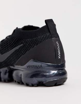 nike running vapormax flyknit trainers in black