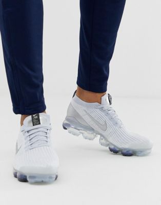 nike running vapormax flyknit trainers in white