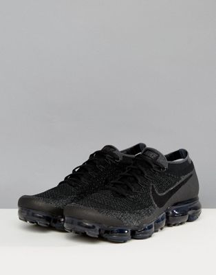 Nike Vapormax Flyknit in black | ASOS