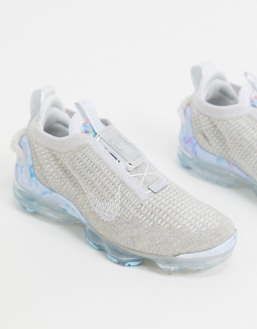 Nike Vapormax Flyknit MOVE TO ZERO trainers in white
