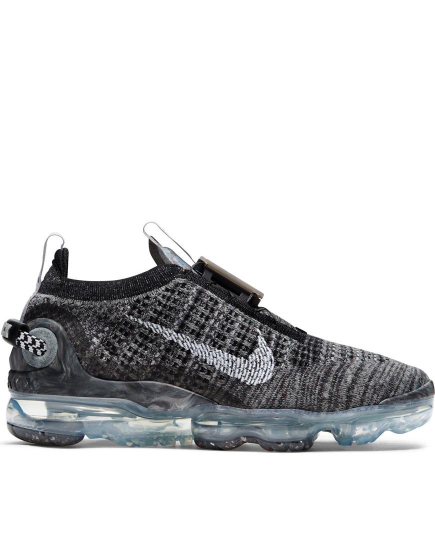 Nike Vapormax Flyknit trainers in black and grey