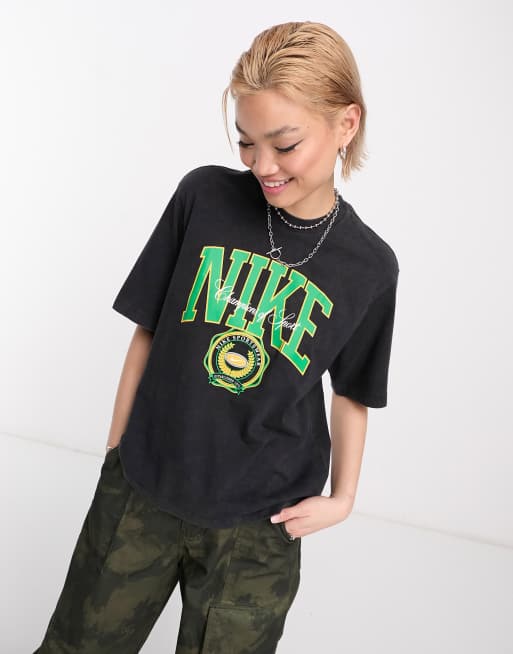 Gewoon lenen Maak een naam Nike Varsity boxy graphic t-shirt in black | ASOS