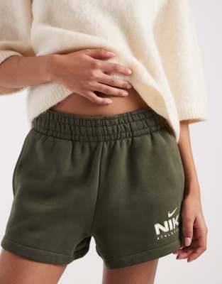 Nike - Varsity - Fleece-Shorts in Khaki-Grün