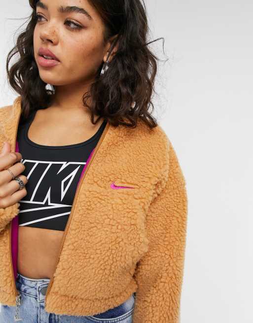 Nike Veste courte en polaire imitation peau de mouton Fauve ASOS