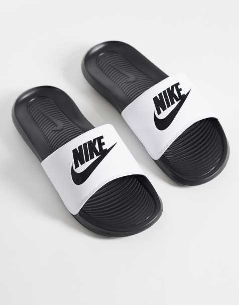 Nike Victori One claquettes noir et blanc - view 1