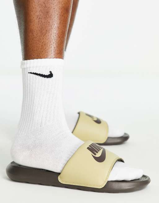 nike victori one slide brown