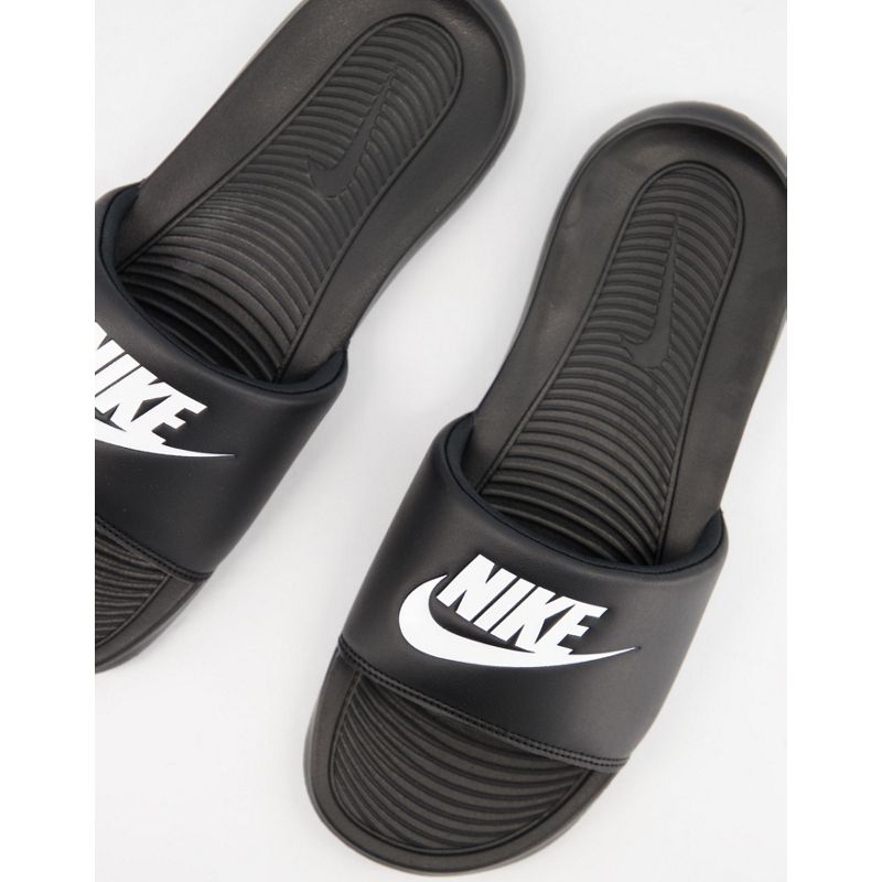 MJ1cF Activewear Nike - Victori One - Sliders nere