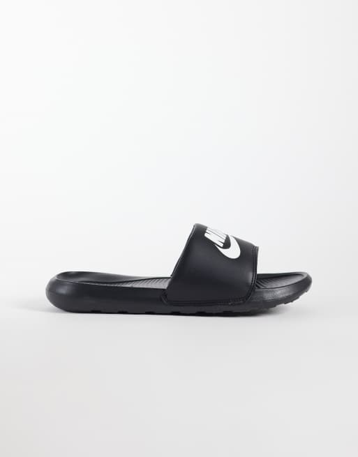 Nike Victori One slides in black, 2 of 4
