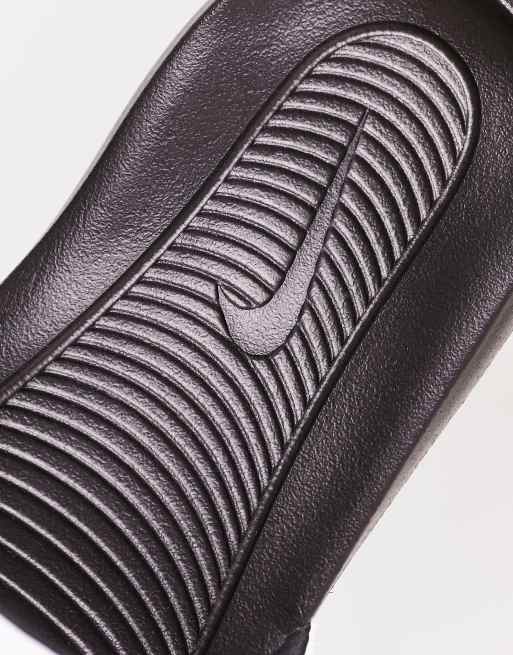 Nike Victori slide in black/white, 3 of 4