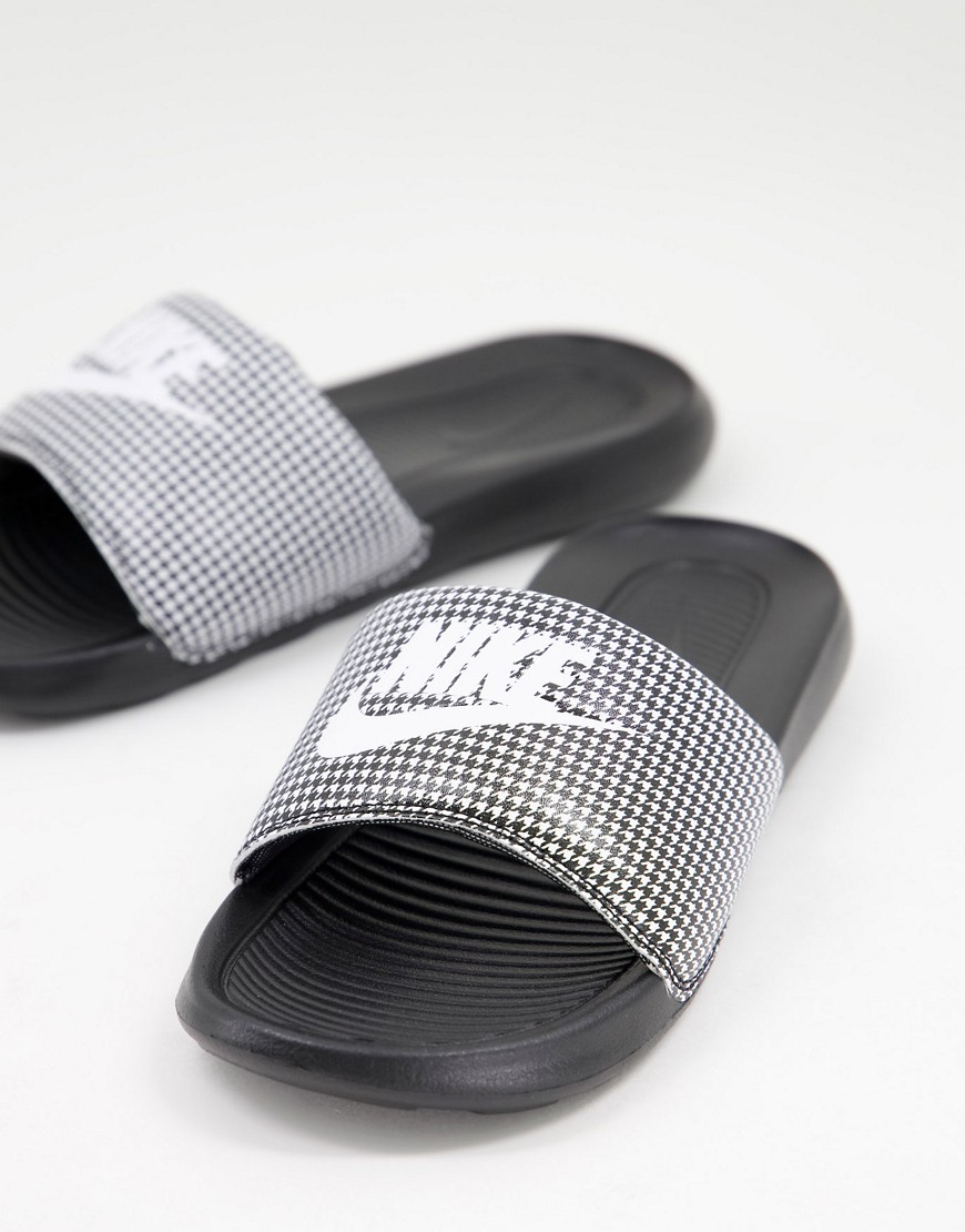Nike Victori sliders in grey gingham print-Black