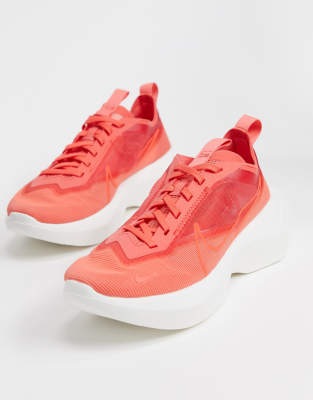 Nike Vista Lite sneakers in red | ASOS