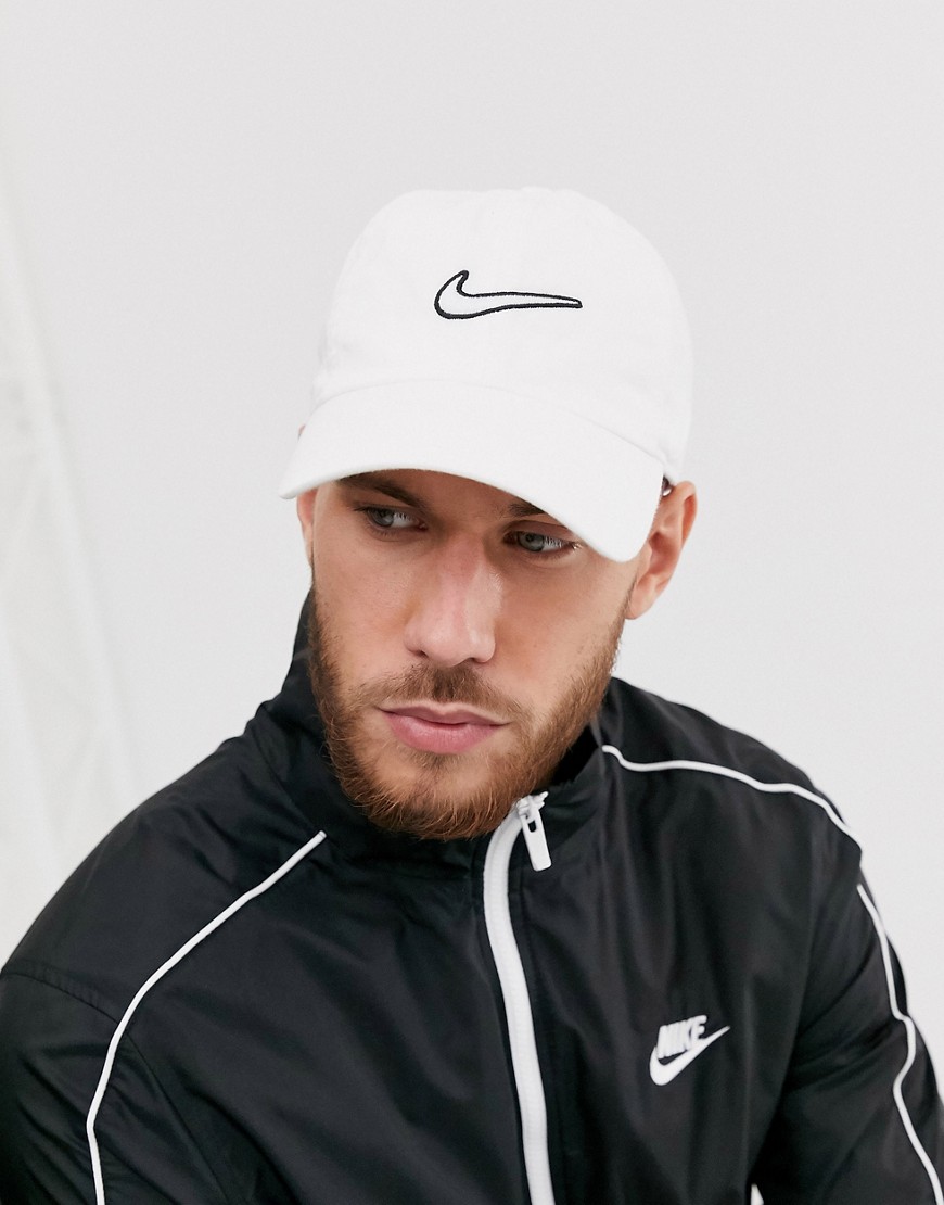 Nike – Vit keps med swoosh-logga