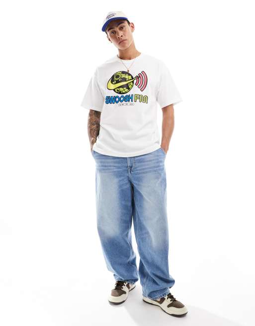 Nike – Vit t-shirt med Swoosh FM-tryck, 4 av 4