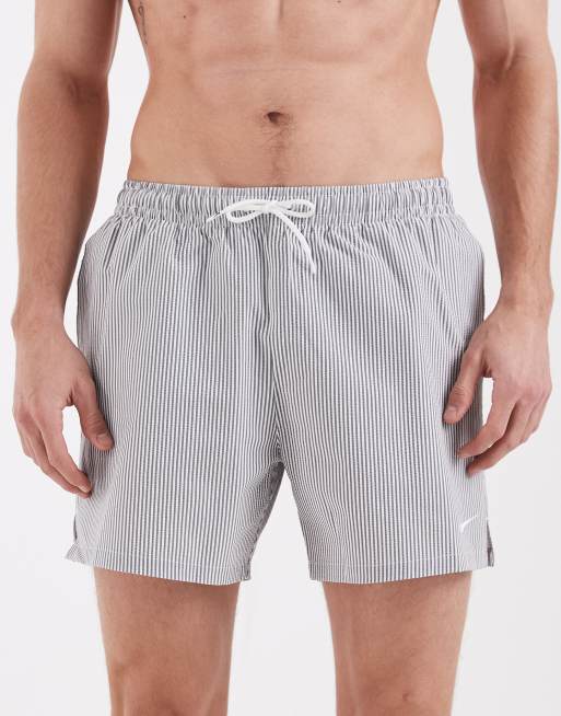 Nike - Volley - Shorts de baño de 5" negros de sirsaca, 4 de 5
