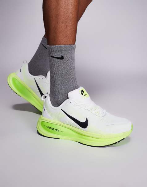 Nike Vomero 18 running sneakers in white and green - view 1