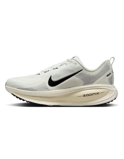 Nike Vomero 18 sneakers in white and beige - view 1