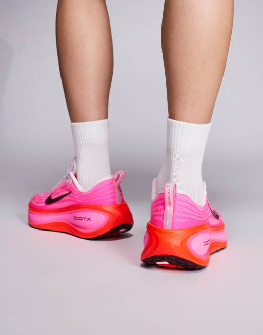Nike Vomero Plus running sneakers in pink & burgundy, 3 of 5