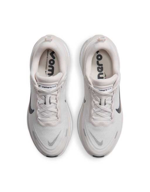 Nike Vomero Plus zapatillas de running para asfalto en gris, 4 de 4