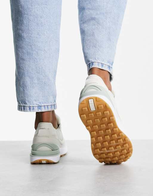 Nike – Waffle One SE – Vita sneakers i teddy och läder, 2 av 4