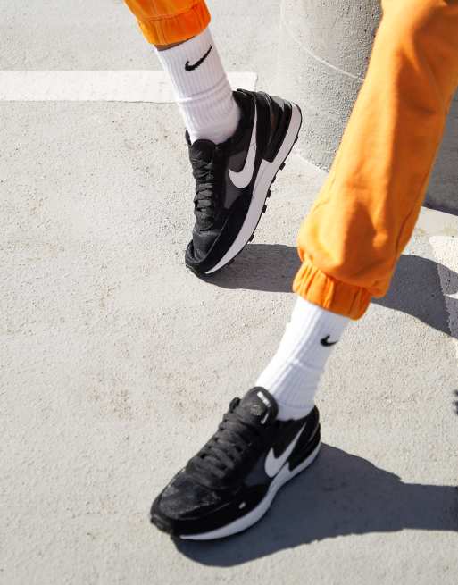 Nike - Waffle One - Sneakers van mesh in zwart, 2 van 4