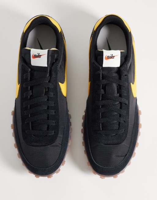 Nike Waffle Racer '26 sneakers i svart och gult, 2 av 5