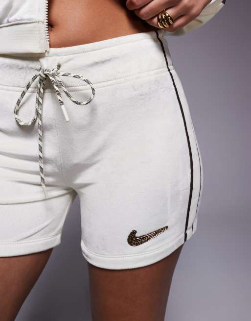 Nike – Welurowe szorty w kolorze złamanej bieli, 4 z 5