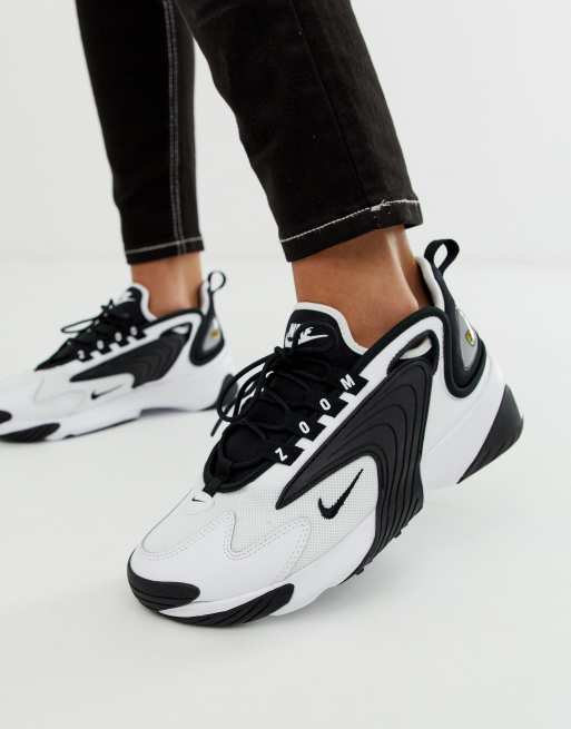 White and on sale black nike zoom