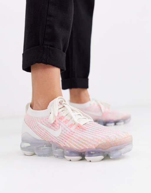 Vapormax women's 2025 white and pink