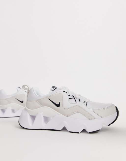 Nike white Ryz 365 trainers