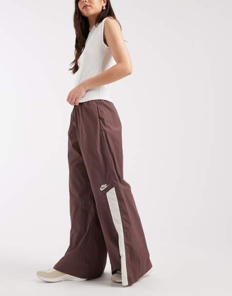 Nike wide leg woven trousers in brown 