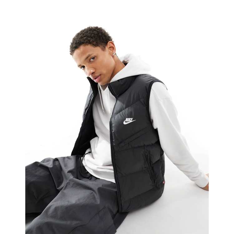 Nike Windrunner insulated gilet in black