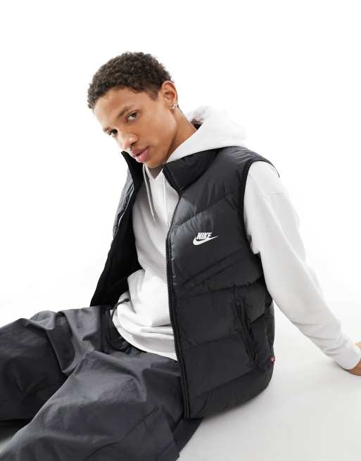 Nike Windrunner insulated gilet in black