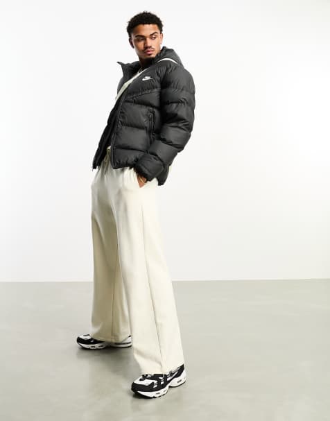 Nike Windrunner puffer jacket in black - view 1