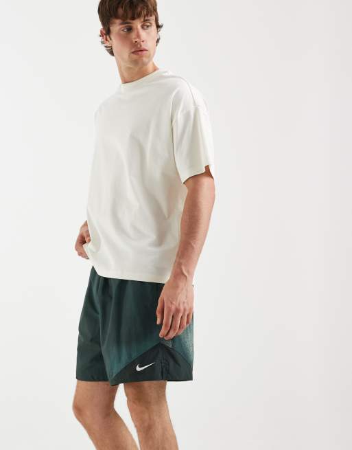 Nike Windrunner shorts in dark green, 4 of 5