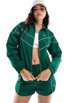 Nike windrunner track jacket in green and white - MGREEN