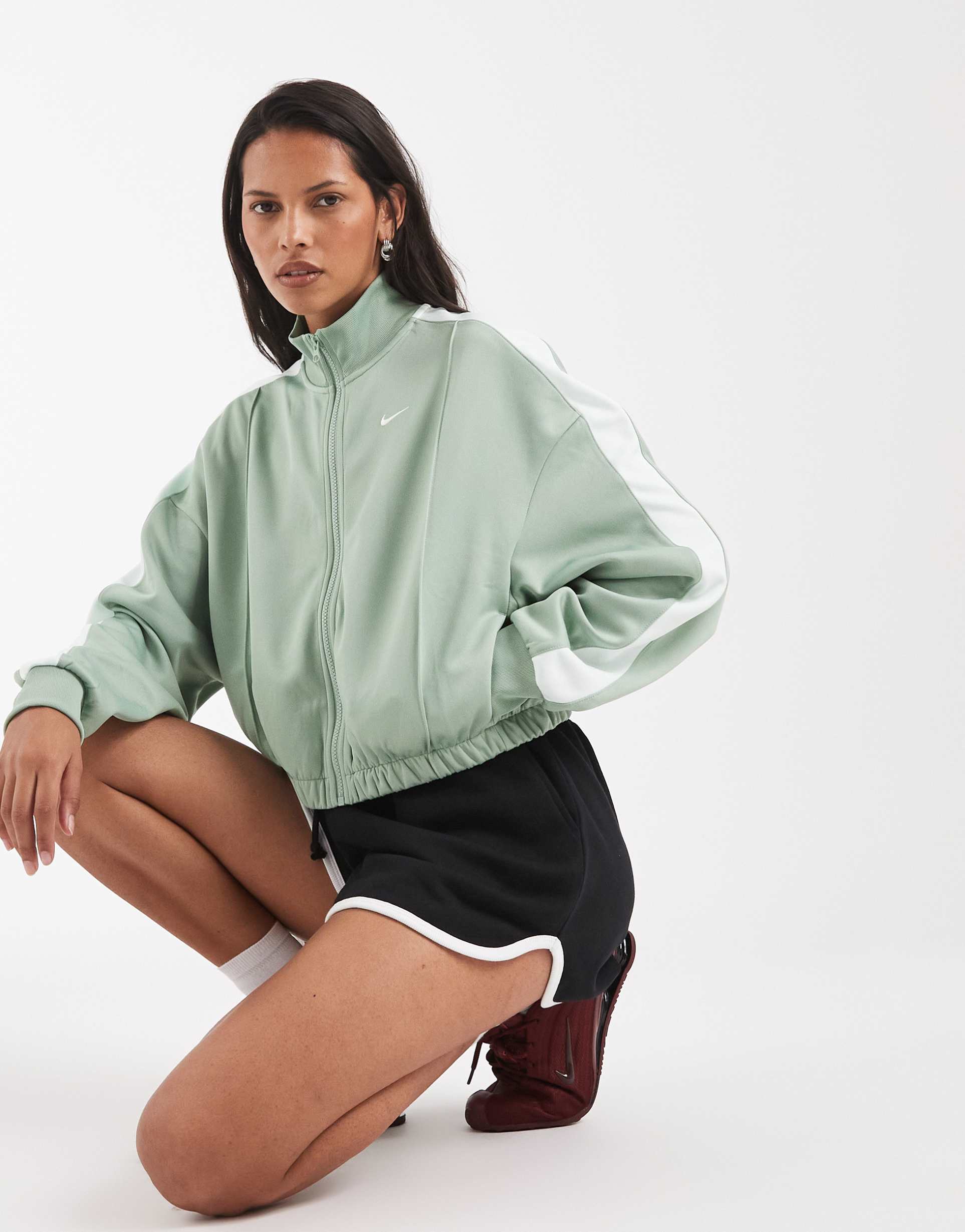 nike windrunner track jacket in light green