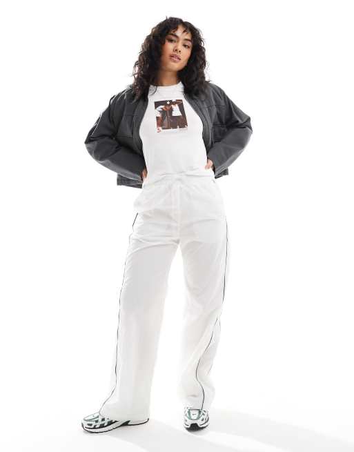 Nike women's hyper femme crop windrunner sale