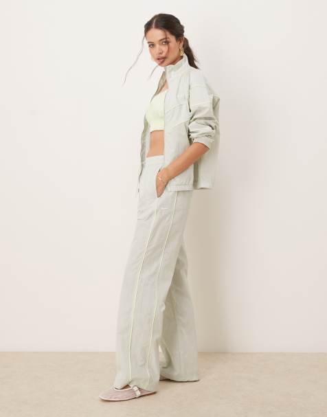 Nike windrunner trackpant in silver